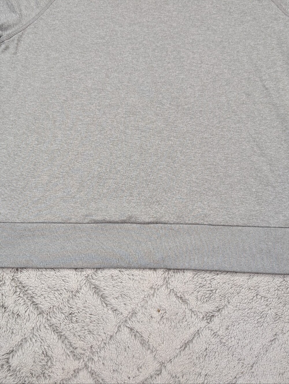 Vuori Sweatshirt Womens S Gray Heather Halo Modern Crew Soft Dreamknit Relaxed - Picture 3 of 9